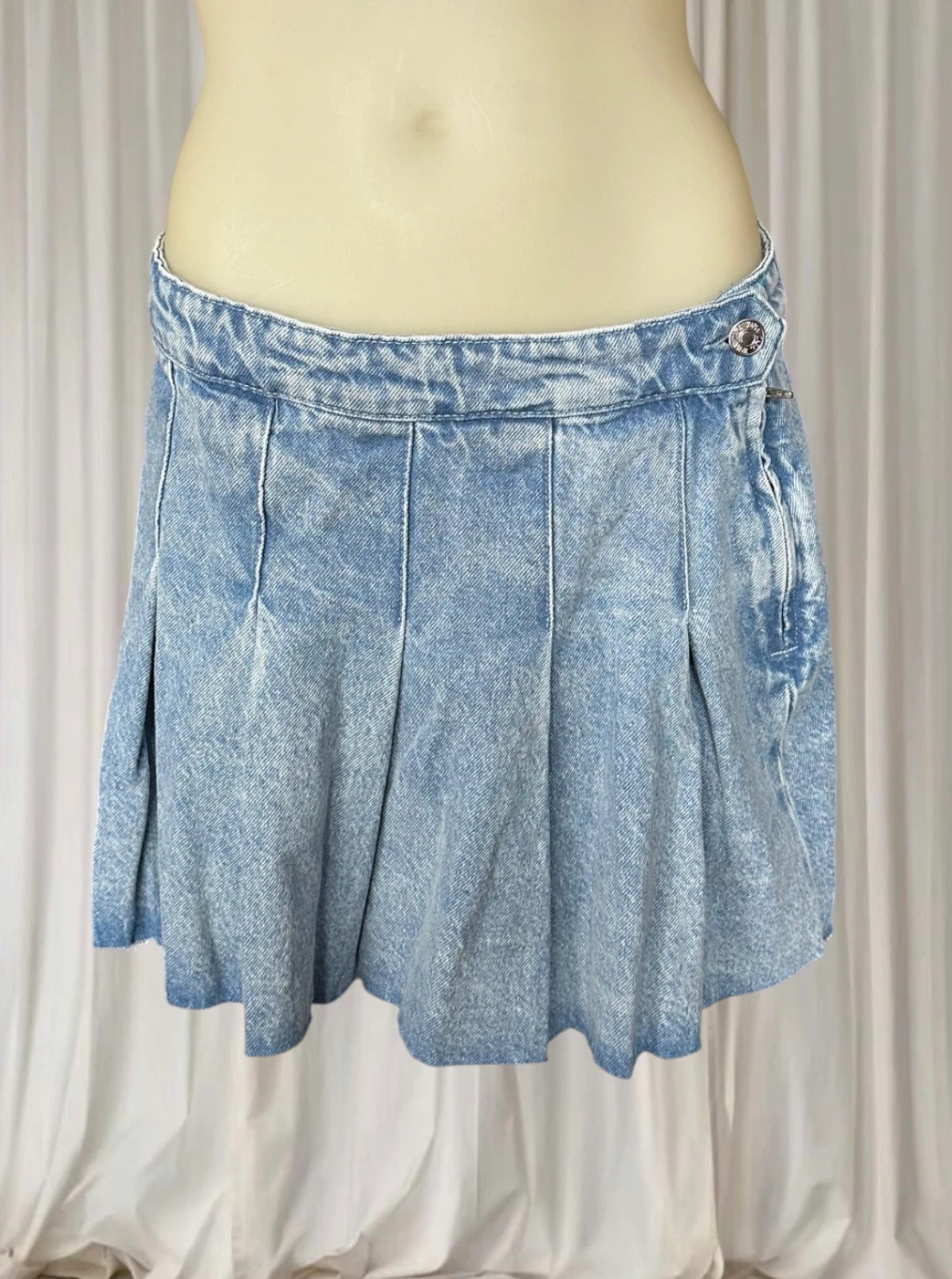 Zara Pleated Y2k Mini Skirt - Acid Wash Denim Finish Large BNWT - Image 2