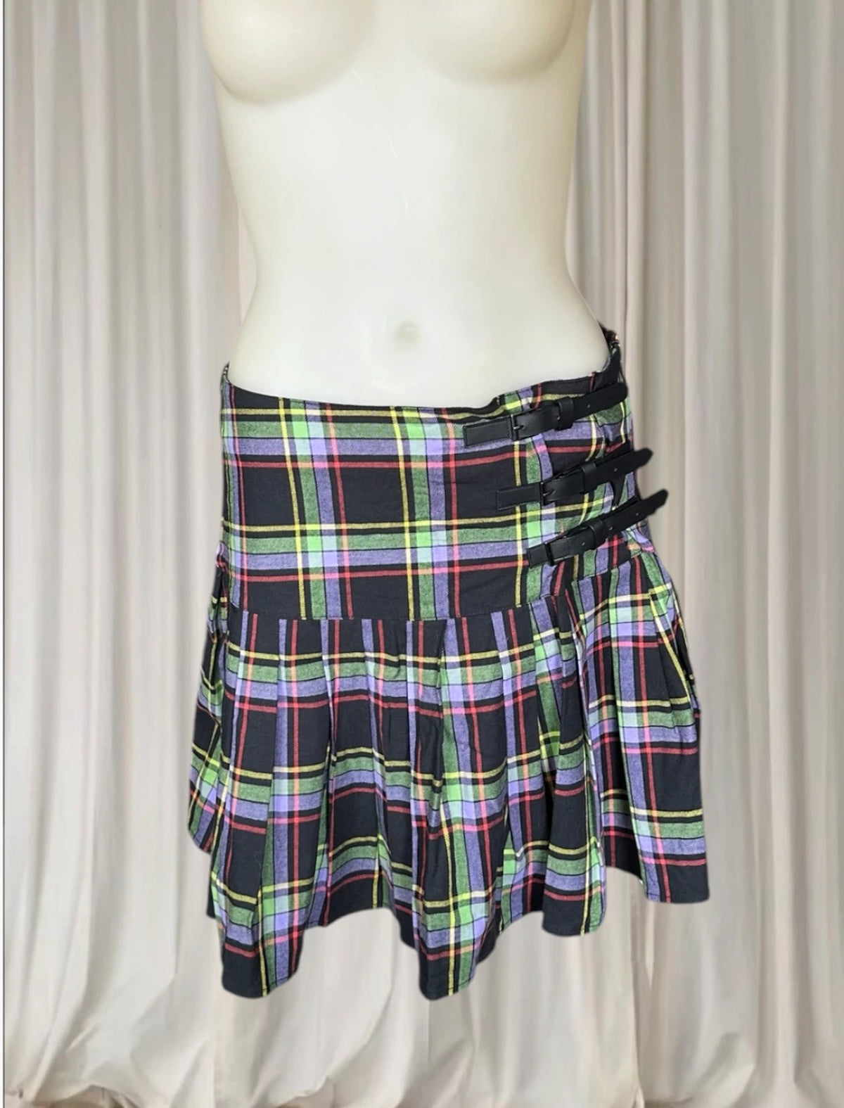 Black Friday Plaid Buckle Mini Skirt - Multi-Colour Pleated Design AU10 BNWT - Image 2