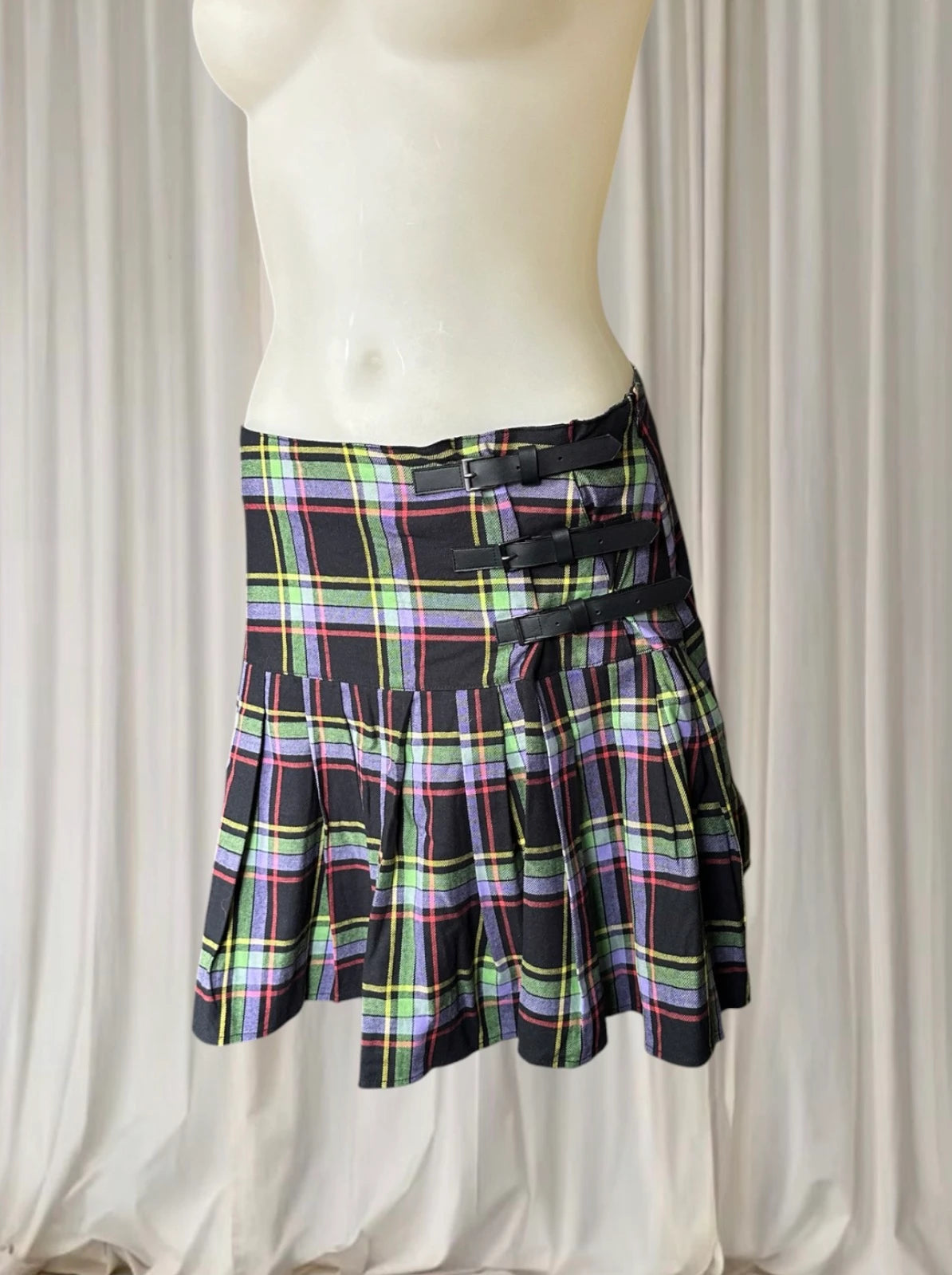 Black Friday Plaid Buckle Mini Skirt - Multi-Colour Pleated Design AU10 BNWT - Image 3