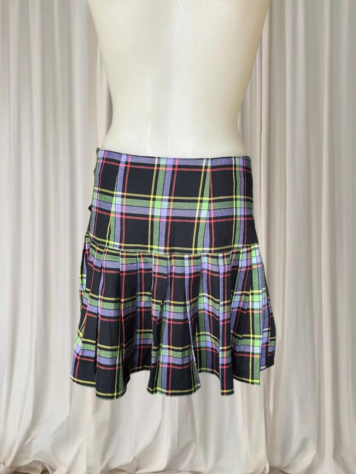 Black Friday Plaid Buckle Mini Skirt - Multi-Colour Pleated Design AU10 BNWT - Image 5