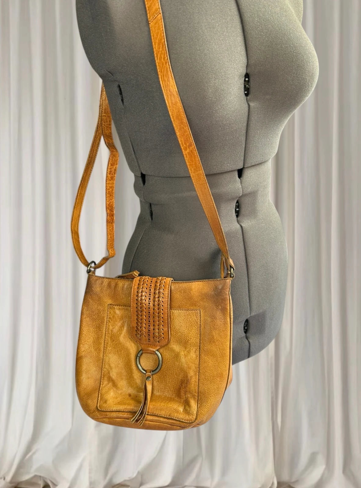 Modapelle Artisan Leather Crossbody Bag - Tan Boho Shoulder Bag - Image 2
