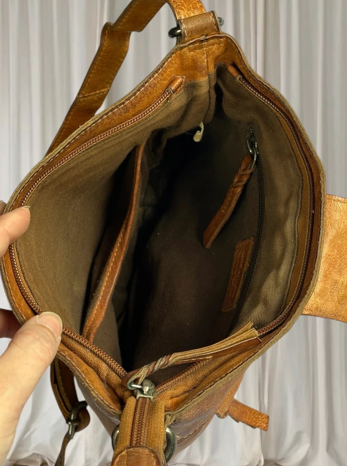 Modapelle Artisan Leather Crossbody Bag - Tan Boho Shoulder Bag - Image 5