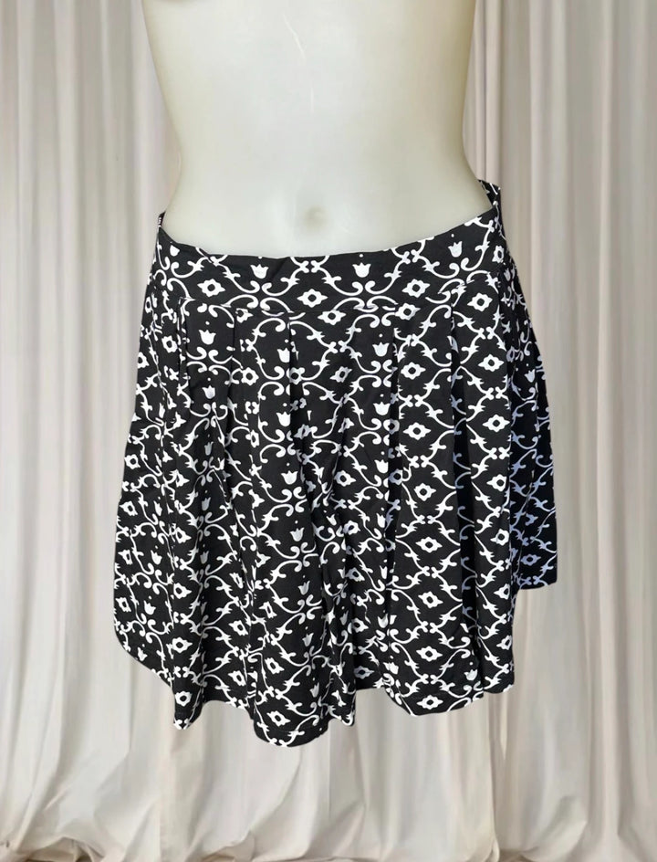 Floral Pleated Mini Skirt - Dotti Classic Black and White Pattern M - Image 2