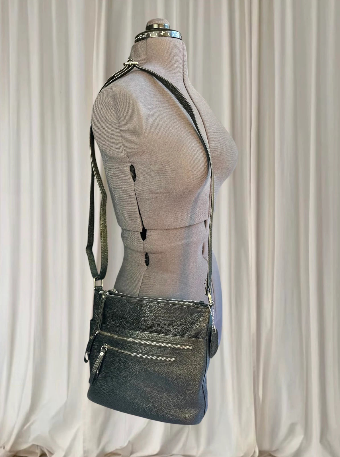 Genuine Leather Zip Crossbody Bag - Versatile Black Everyday Accessory - Image 1