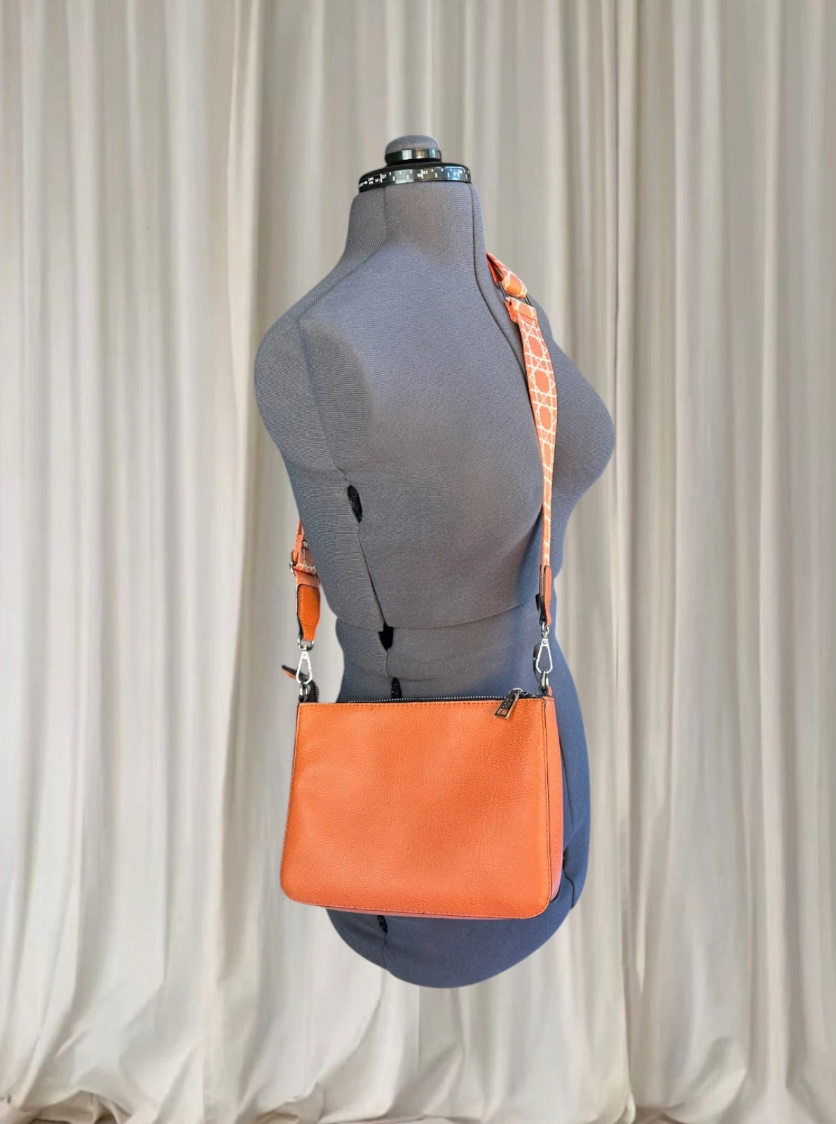Louenhide Crossbody Bag - Stylish Patterned Strap in Vibrant Orange - Image 3