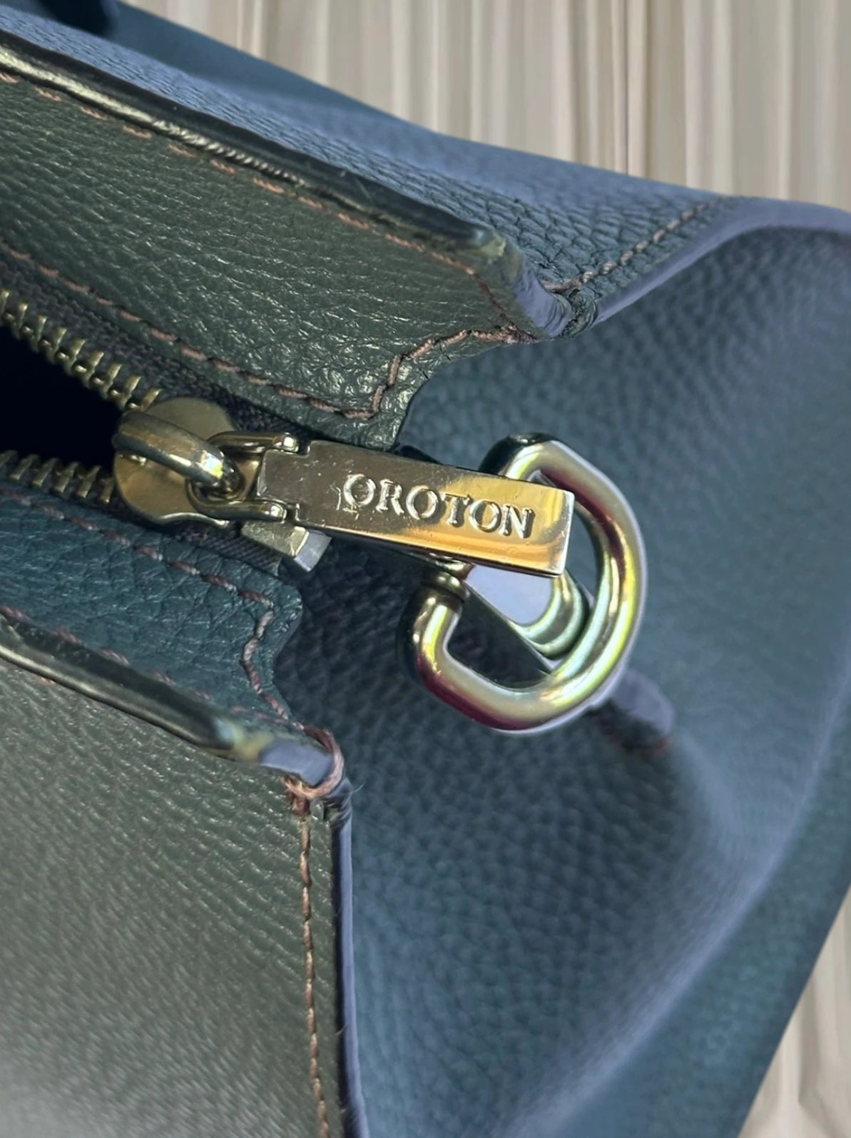 Oroton Estate Large Tote Handbag - Premium Pebbled Leather Grey  - Image 7