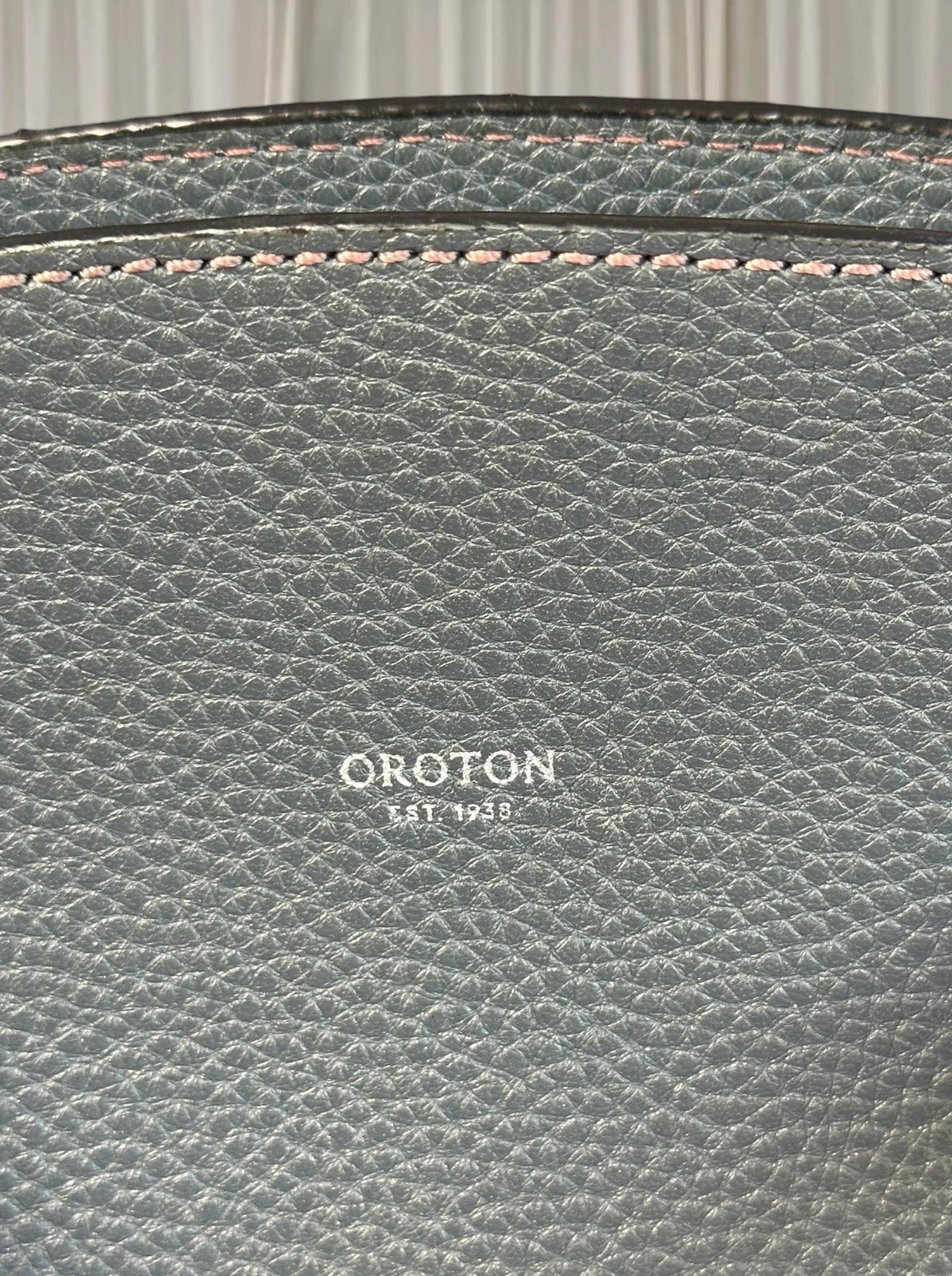 Oroton Estate Large Tote Handbag - Premium Pebbled Leather Grey  - Image 4