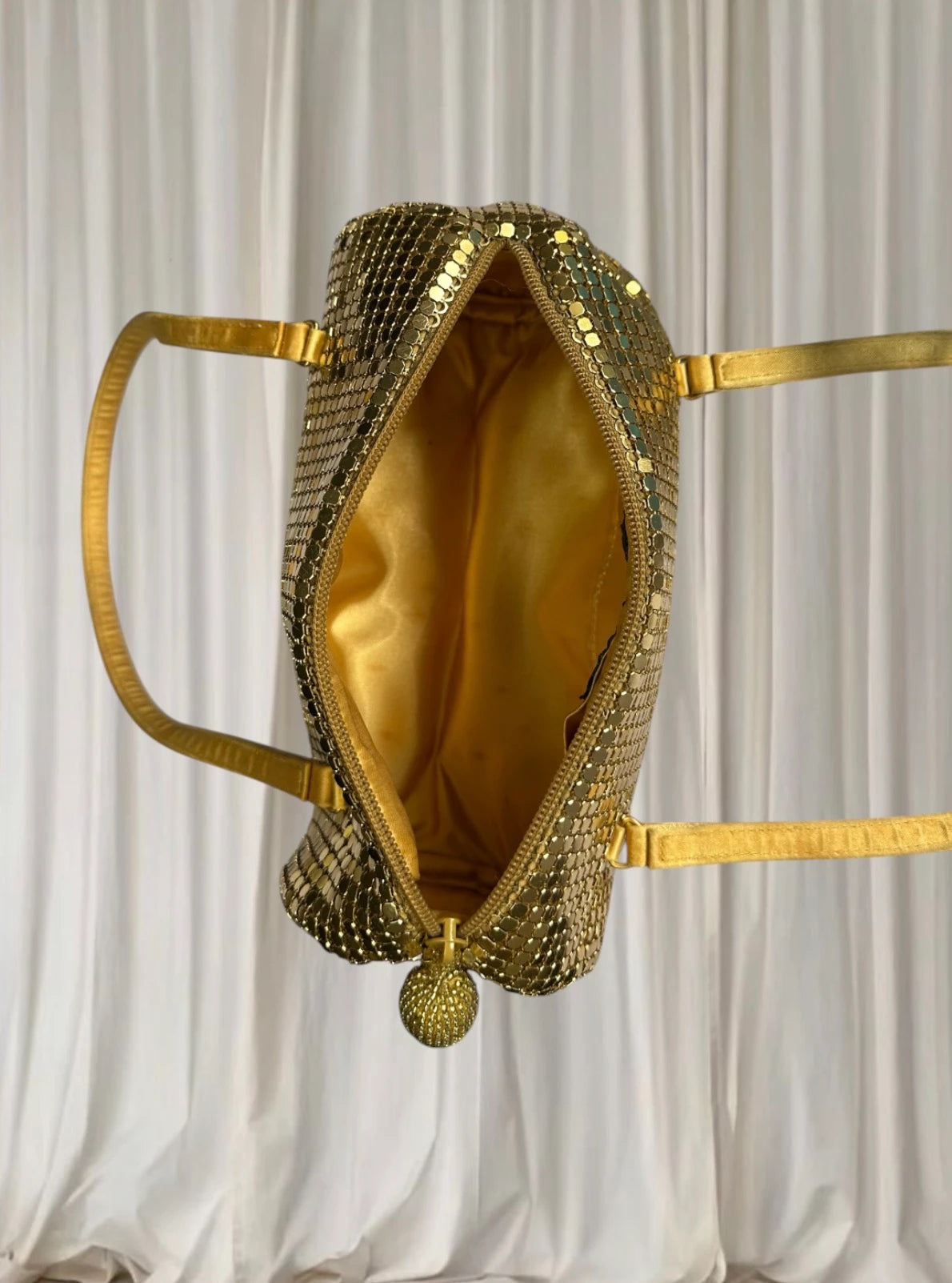 Vintage Jane Shilton 80s Gold Mesh Barrel Handbag - Elegant Evening Purse - Image 6