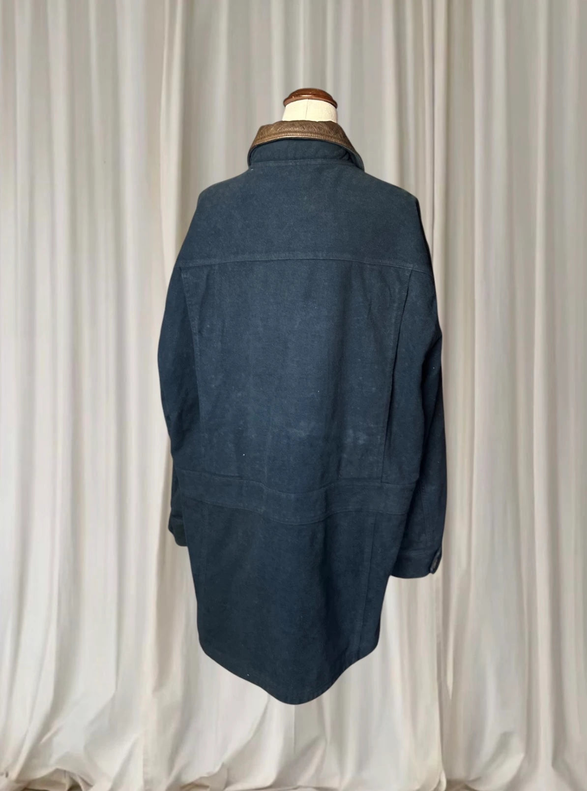 R.M.Williams Vintage Barn Coat - Navy With Leather Collar L - Image 5