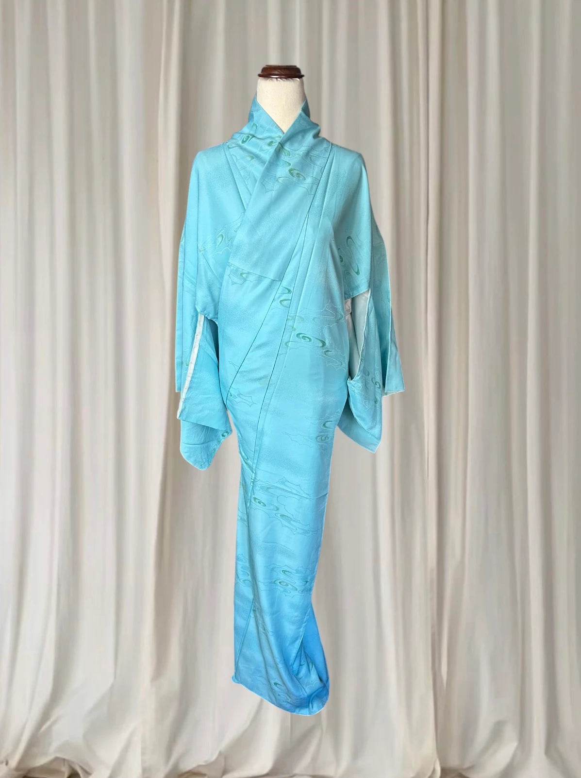 Vintage Japanese Silk Kimono - Traditional Light Blue With Obi Belt - Image 3