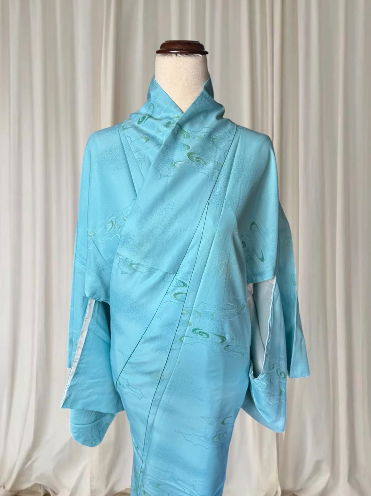 Vintage Japanese Silk Kimono - Traditional Light Blue With Obi Belt - Image 4