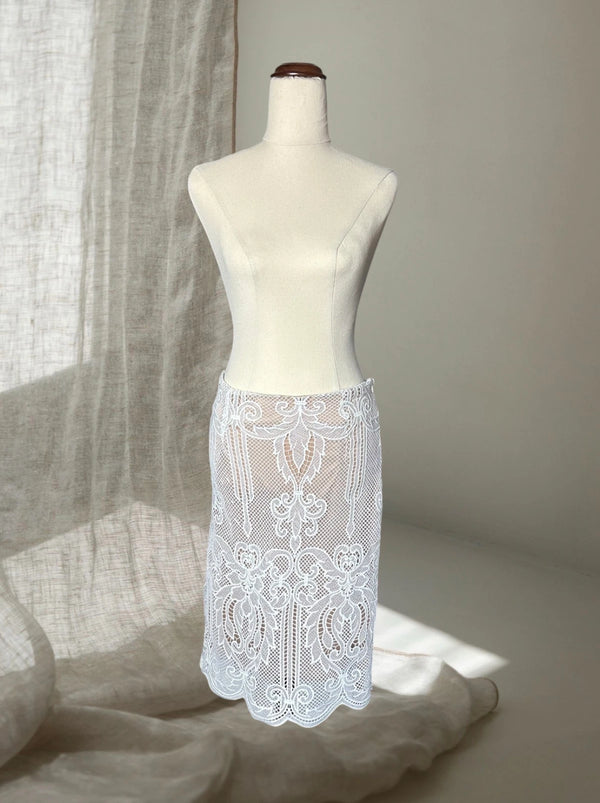 Vintage White Lace Pencil Midi Skirt - Romantic Guipure Floral Design M - Image 1