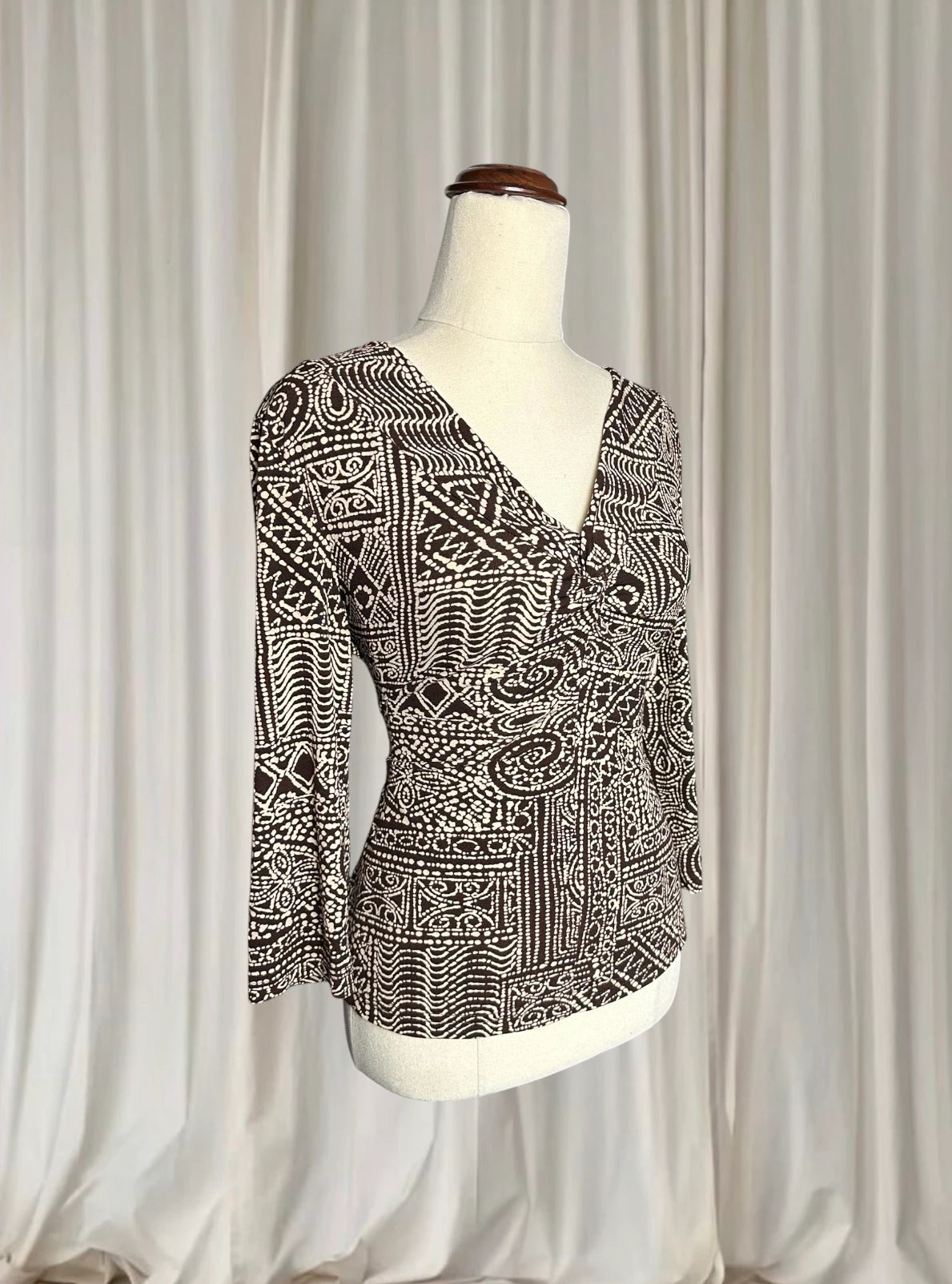 Vintage Boho Geometric Print V-Neck Blouse- Brown & White 3/4 Sleeve Blouse AU10 - Image 3