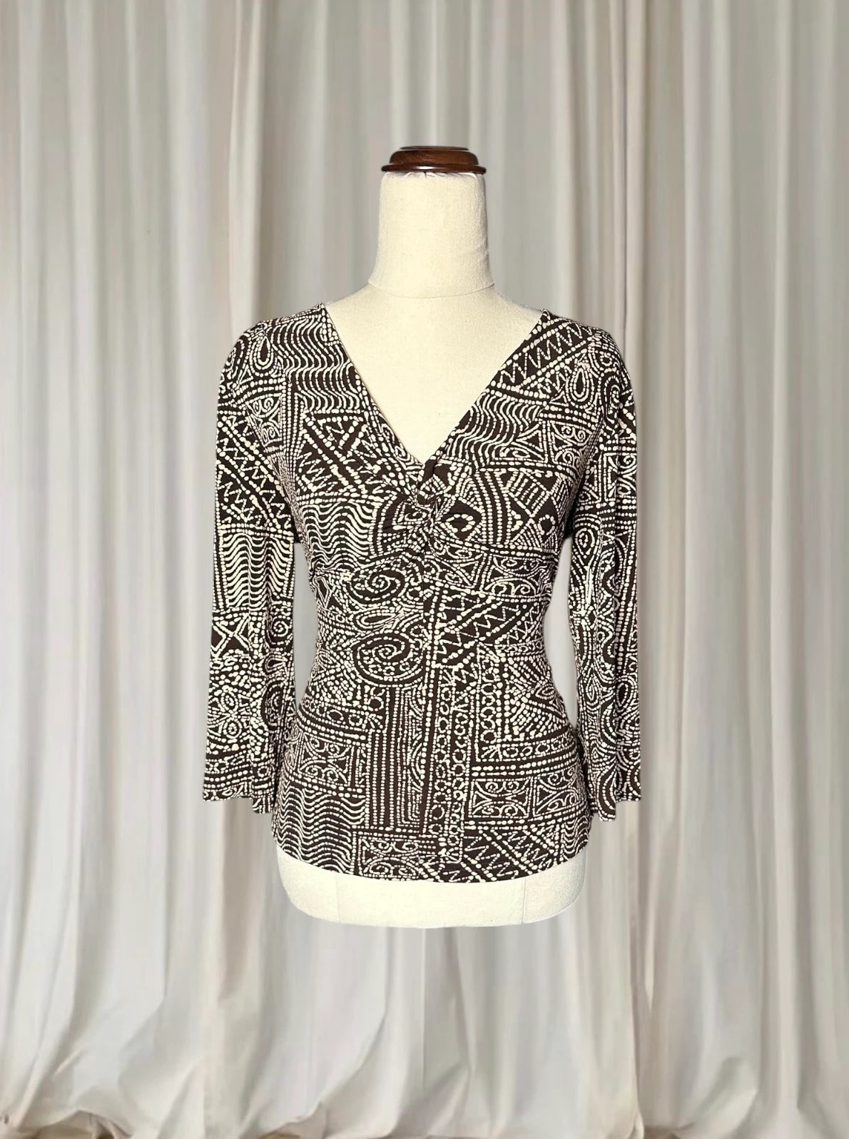 Vintage Boho Geometric Print V-Neck Blouse- Brown & White 3/4 Sleeve Blouse AU10 - Image 1