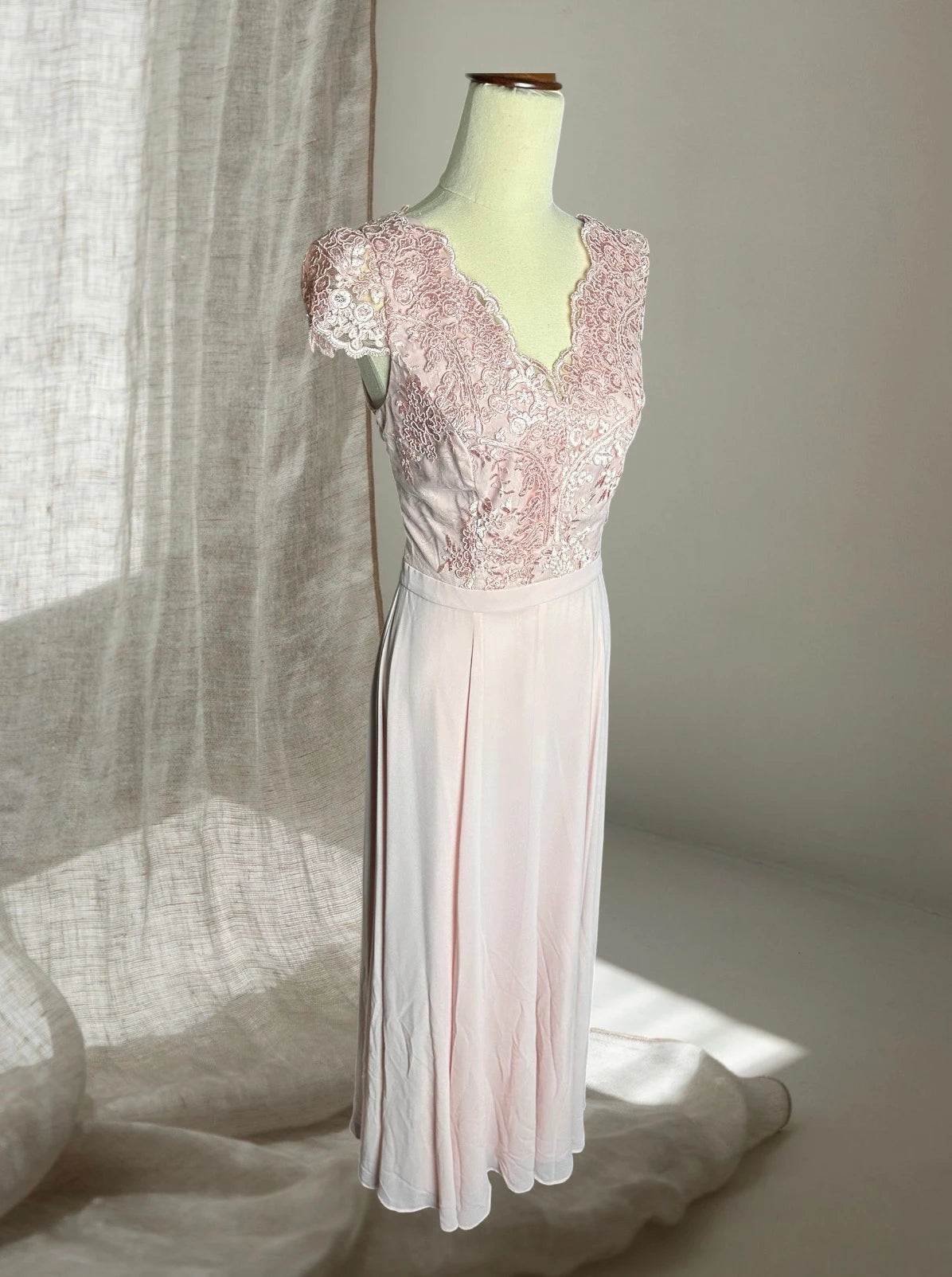 Review Eternity Maxi Dress Formal -  Blush Pink Lace Bodice AU10 NEW - Image 3