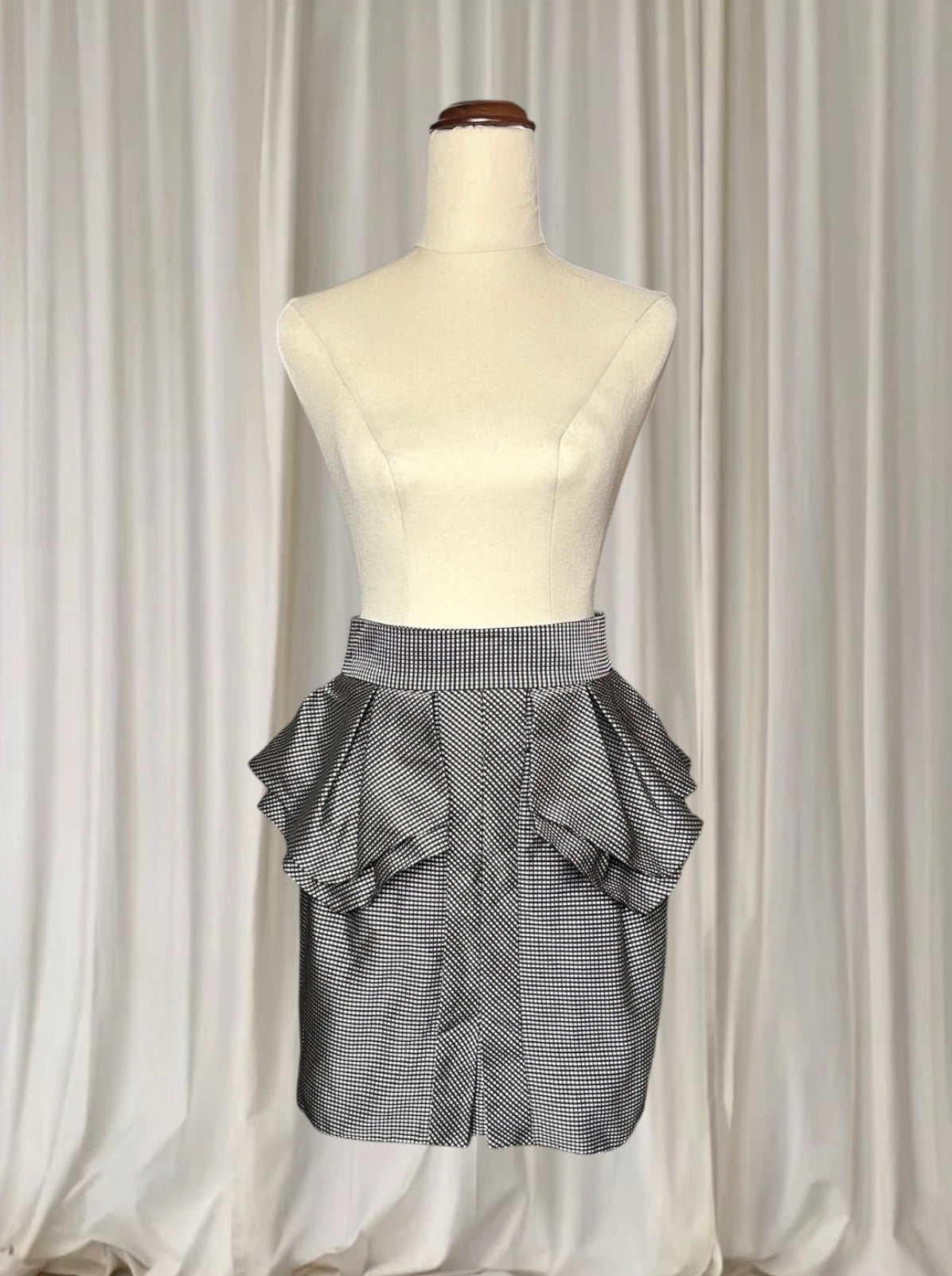 Cue Gingham Peplum Pencil Skirt - Tailored Black and White Check AU6 XS - Image 1