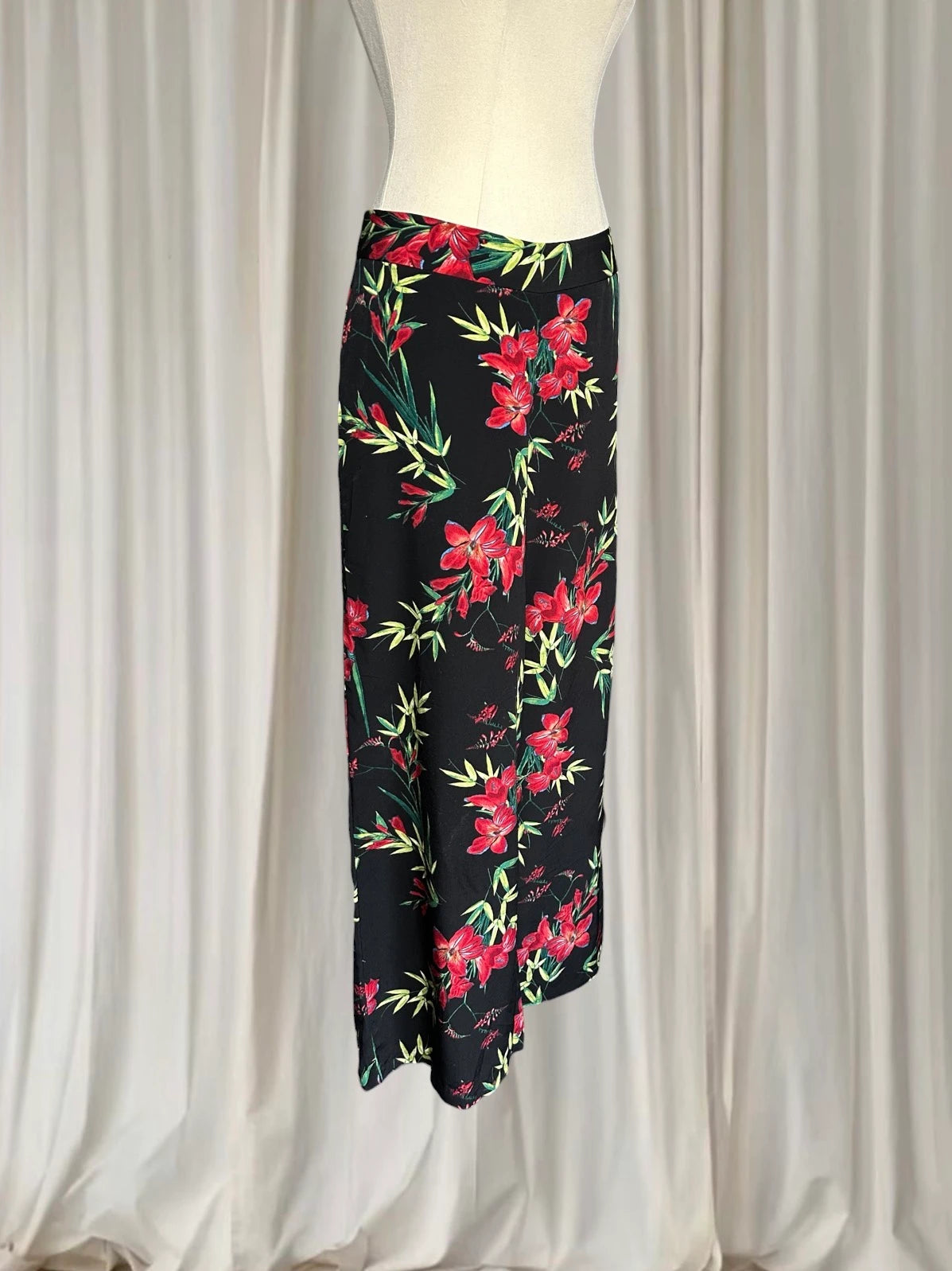 Preview Wide Leg Trousers - Relaxed Black Floral Print Women's AU 10 - Image 3