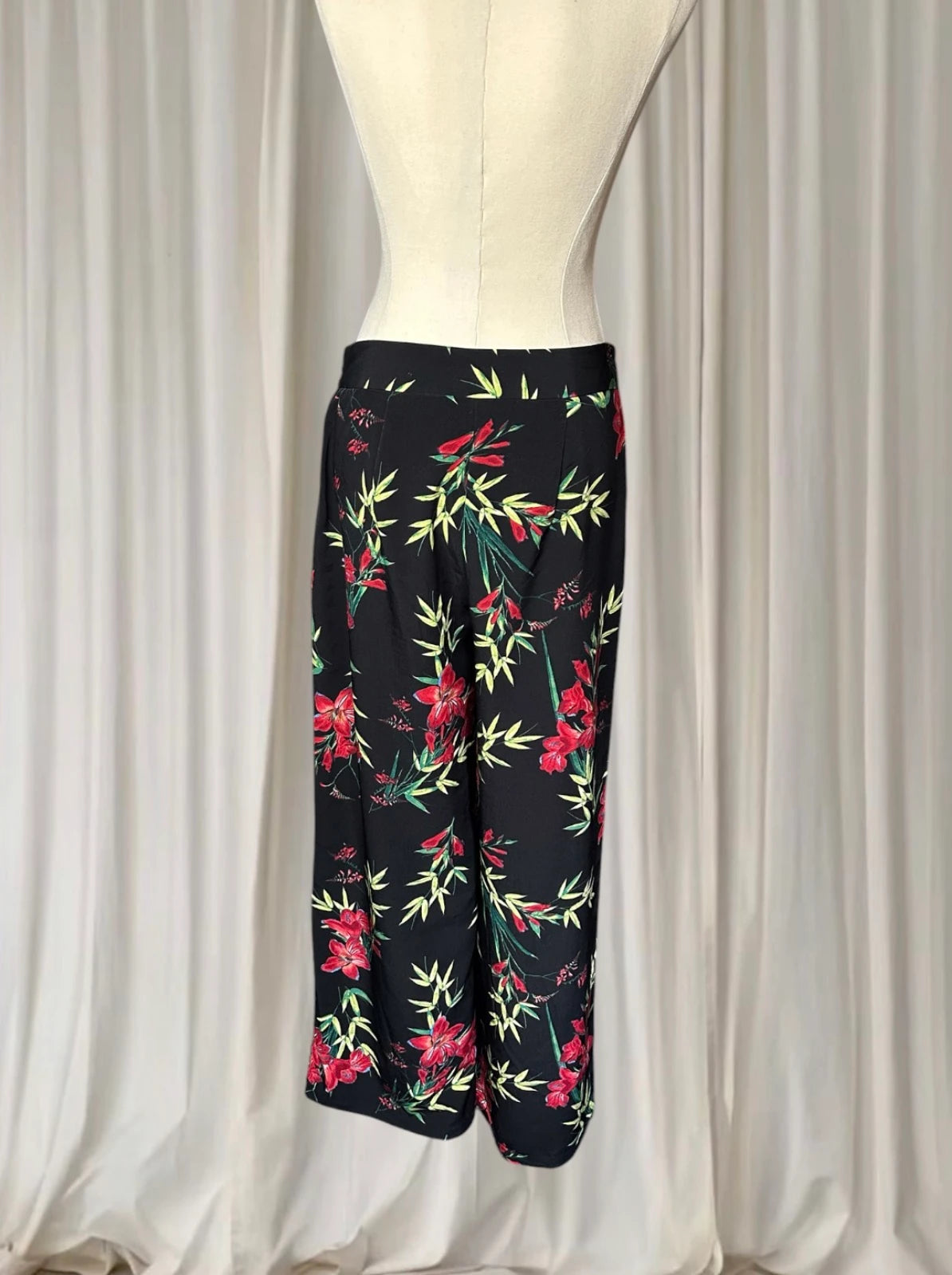 Preview Wide Leg Trousers - Relaxed Black Floral Print Women's AU 10 - Image 5