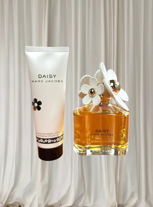 Marc Jacobs Daisy Travel Exclusive Gift Set EDT 100ml Lotion 75ml NEW - Image 1