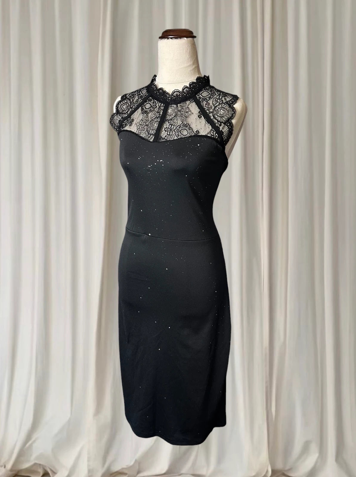 Elegant Eveningwear Sleeveless Bodycon Pencil Dress - Lace Neckline L-XL - Image 4