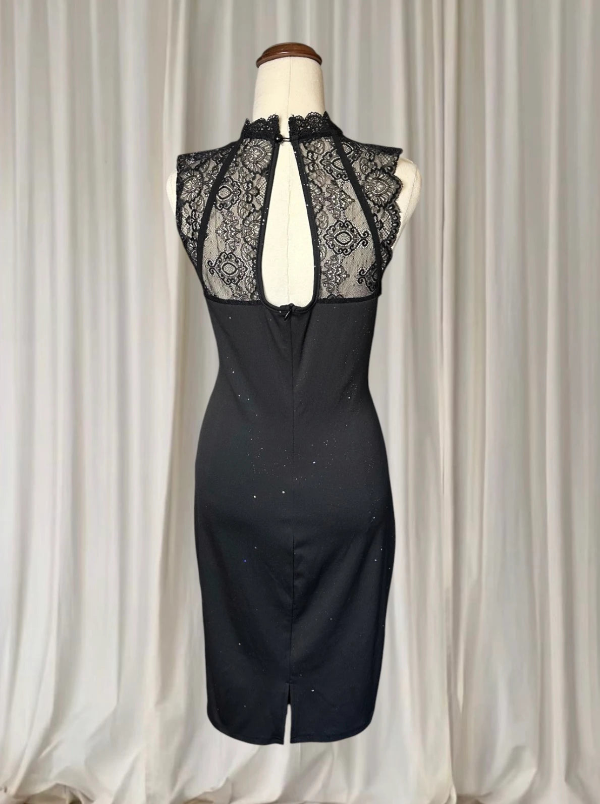 Elegant Eveningwear Sleeveless Bodycon Pencil Dress - Lace Neckline L-XL - Image 3