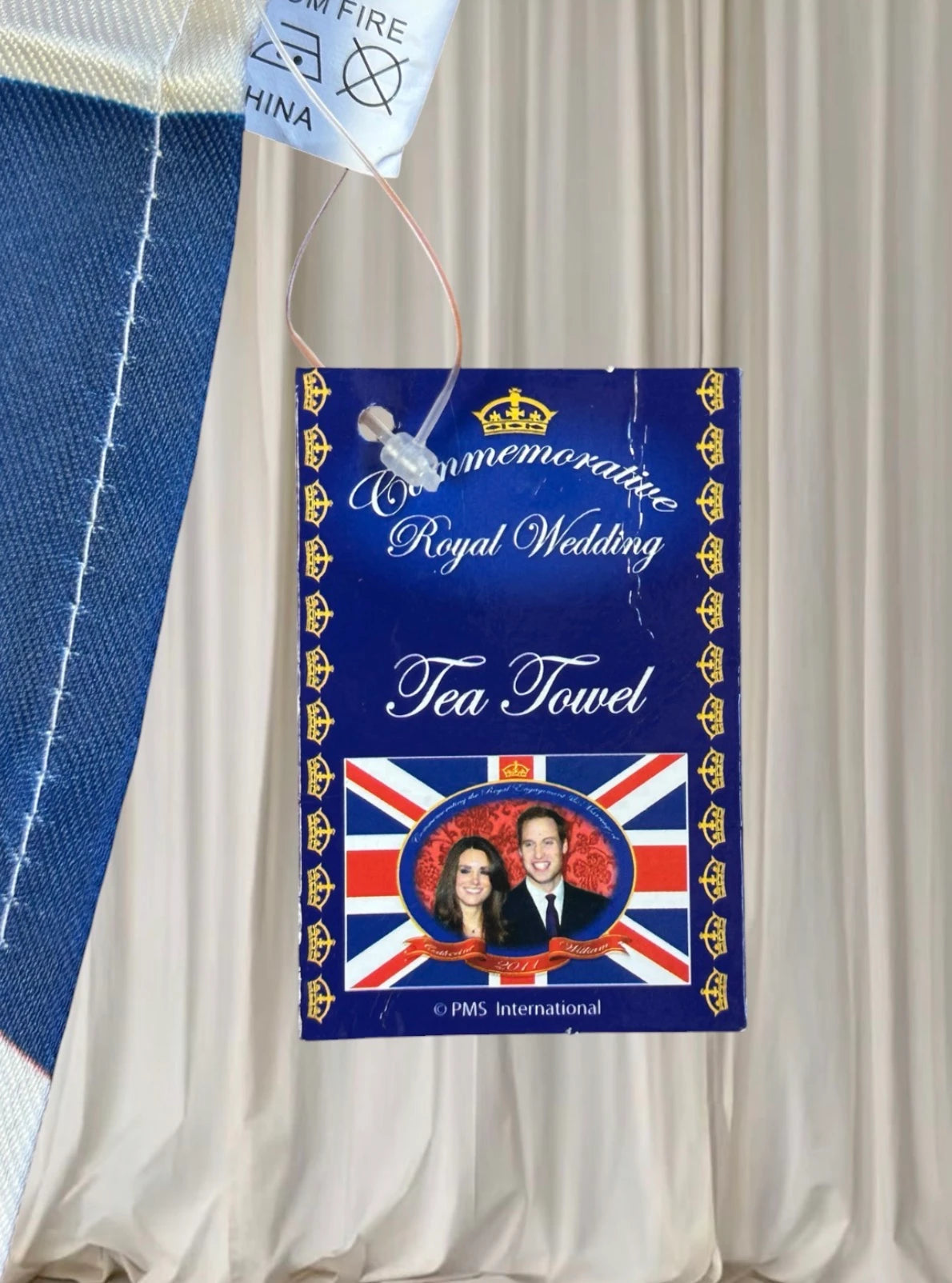 Royal Commemorative Tea Towel - 2011 Prince William & Kate Wedding Keepsake - Image 3