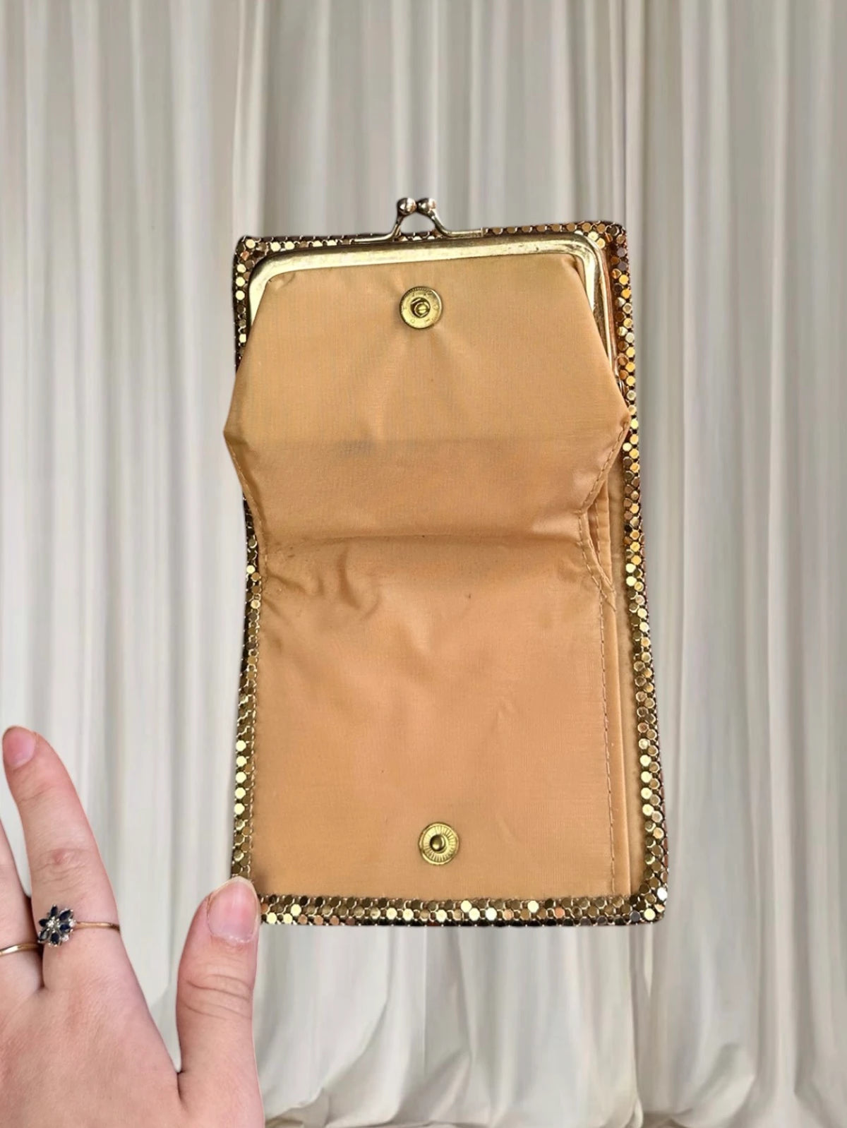 Vintage Lifinia Sydney 70s Gold Metal Mesh Clutch Bag - Glomesh Style - Image 4