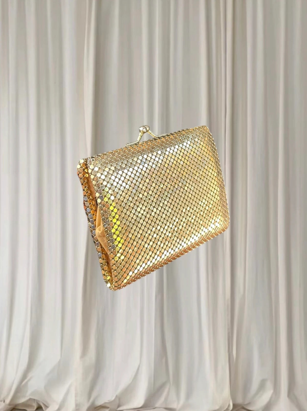 Vintage Lifinia Sydney 70s Gold Metal Mesh Clutch Bag - Glomesh Style - Image 2