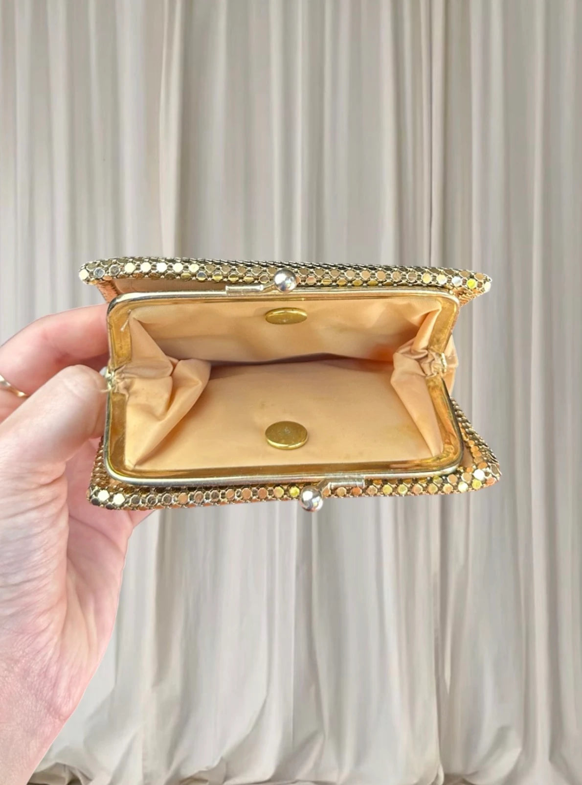Vintage Lifinia Sydney 70s Gold Metal Mesh Clutch Bag - Glomesh Style - Image 5