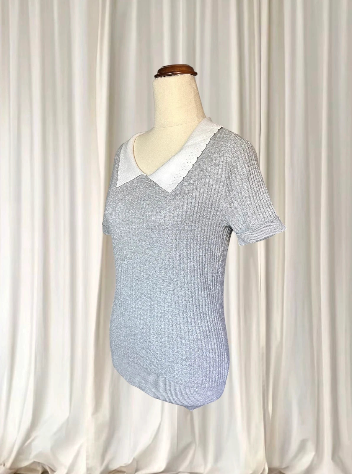 Review Grey Ribbed Knit Top - Short Sleeve With Peter Pan Collar AU10 - Image 3