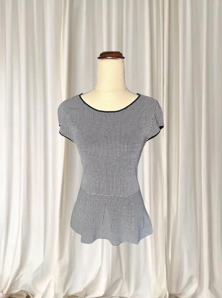 Portmans Houndstooth Peplum Top - Chic Short-Sleeve Knit Blouse XS - Image 1