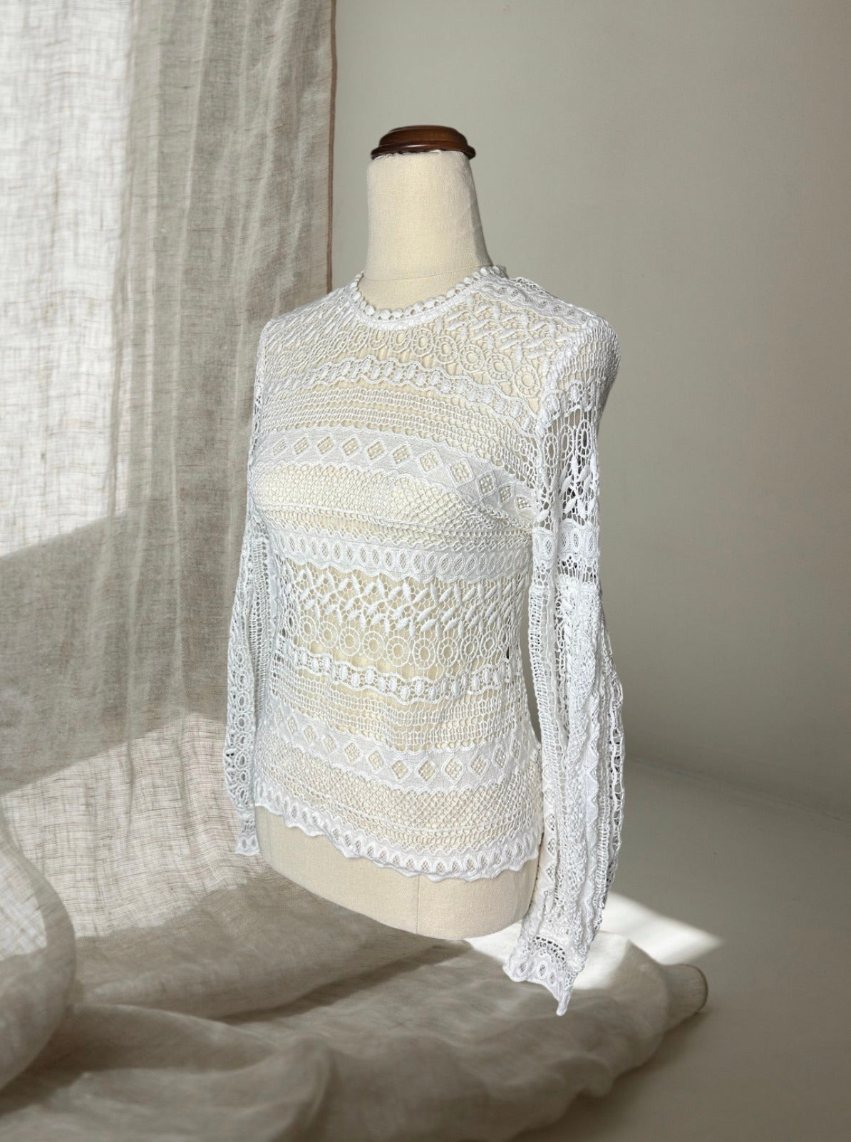 Bardot White Crochet Lace Long Sleeve Blouse - Textured Layering Piece AU10 - Image 4