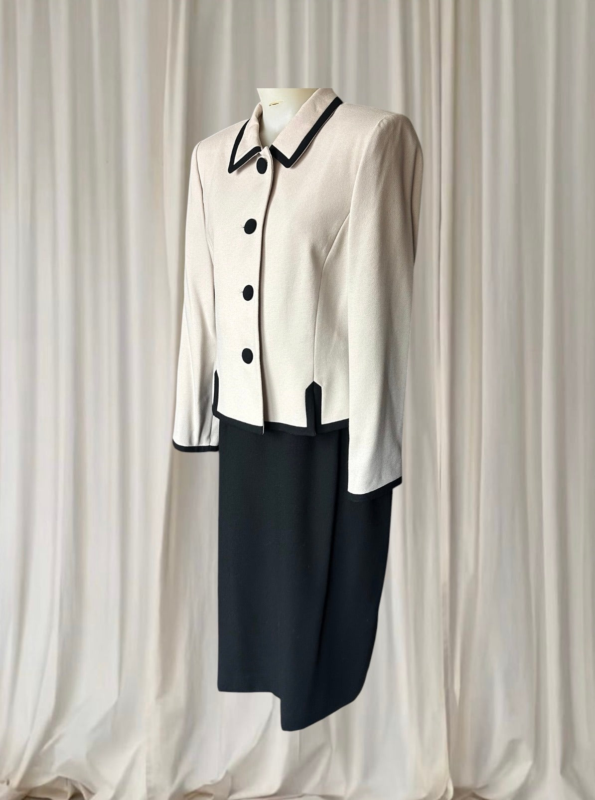 Preston & York Suit Set- Blazer & Skirt Elegant Cream & Black Contrast 12AU - Image 4