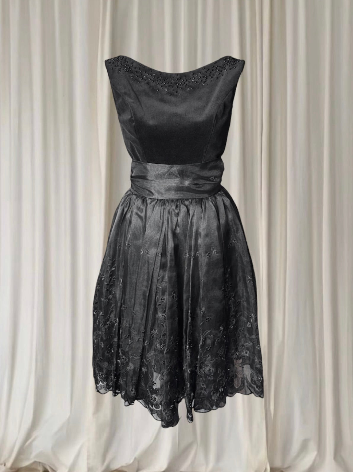 1960s Jacqueline Hogan Velvet Cocktail Dress - Vintage Black Beaded XS - Image 2