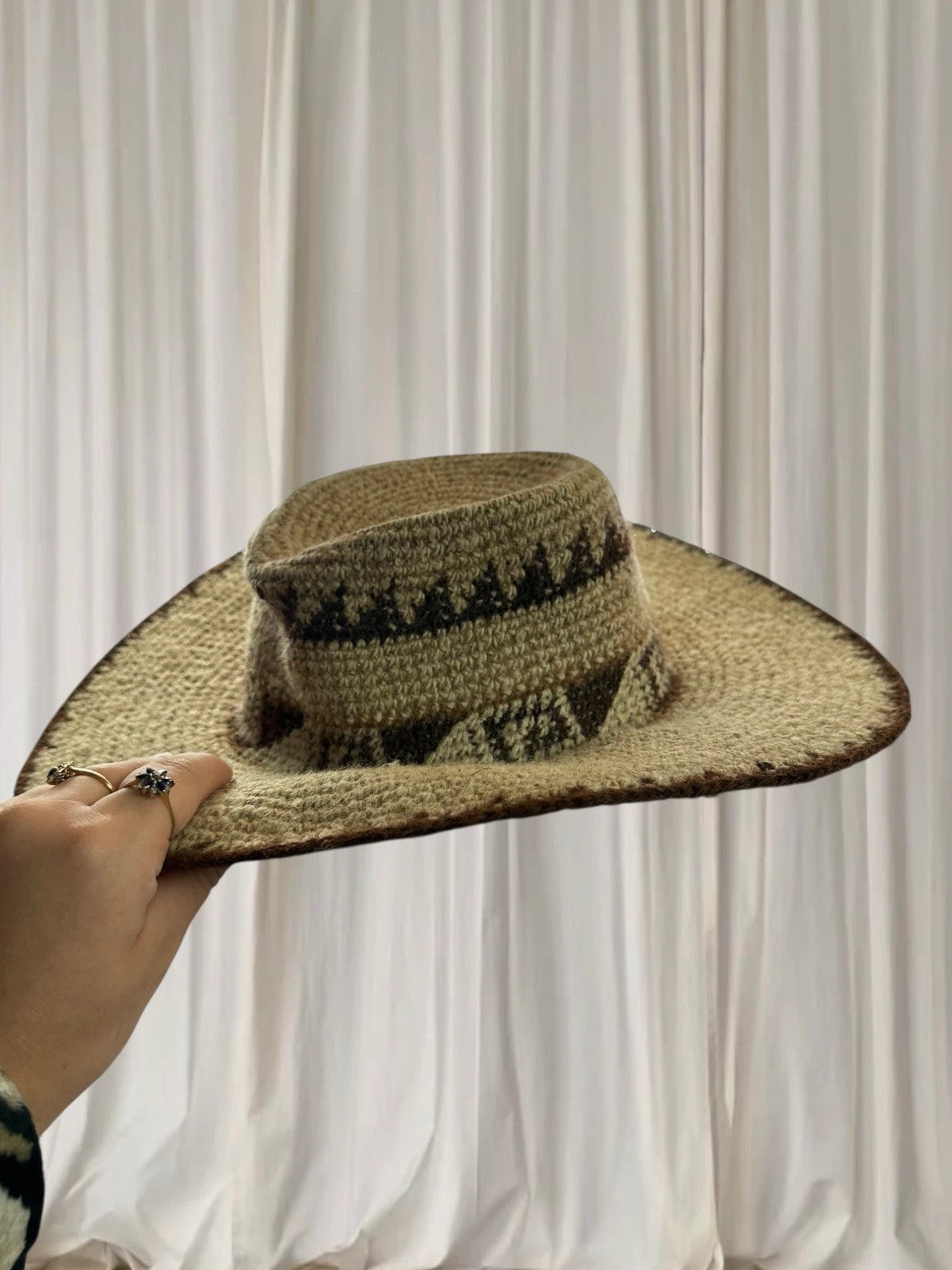 Artisanal Alpaca Wool Wide-Brimmed Sun Hat - Breathable Woven Design