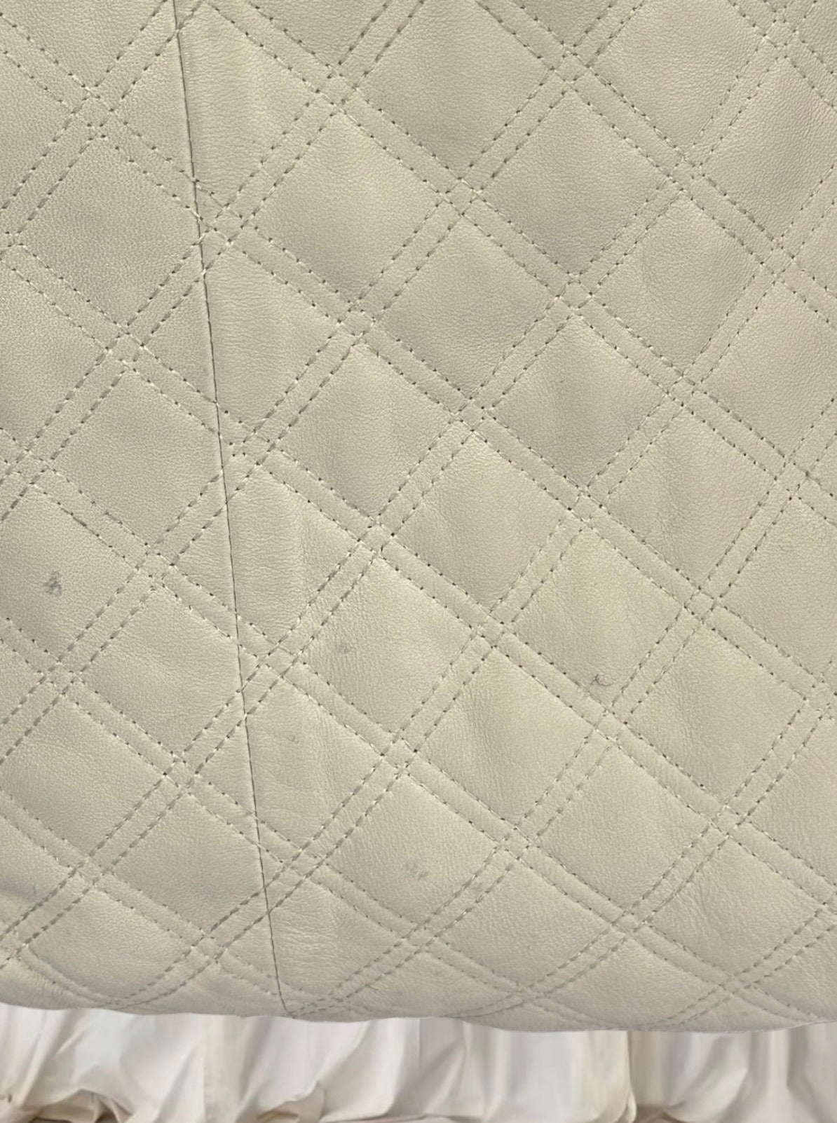 Witchery Quilted Leather Tote Bag - Elegant Beige Everyday Carry Bag - Image 7