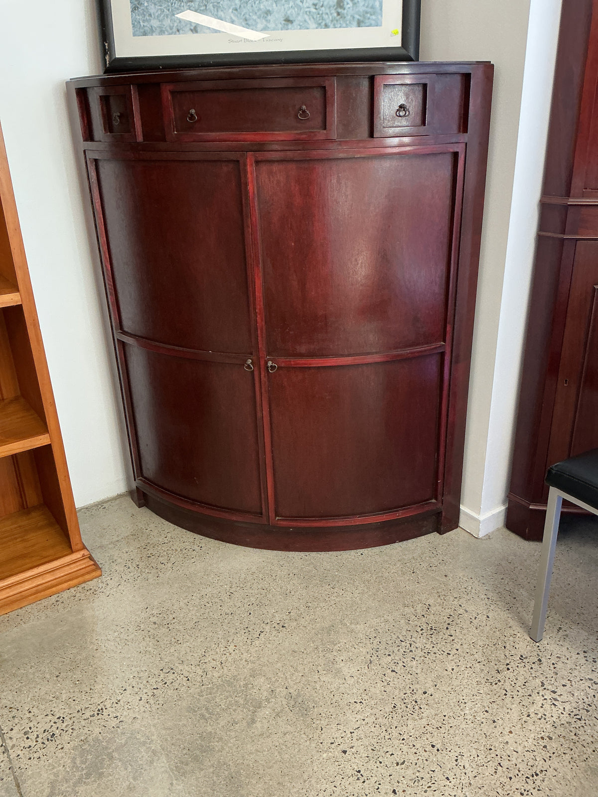 Corner storage unit