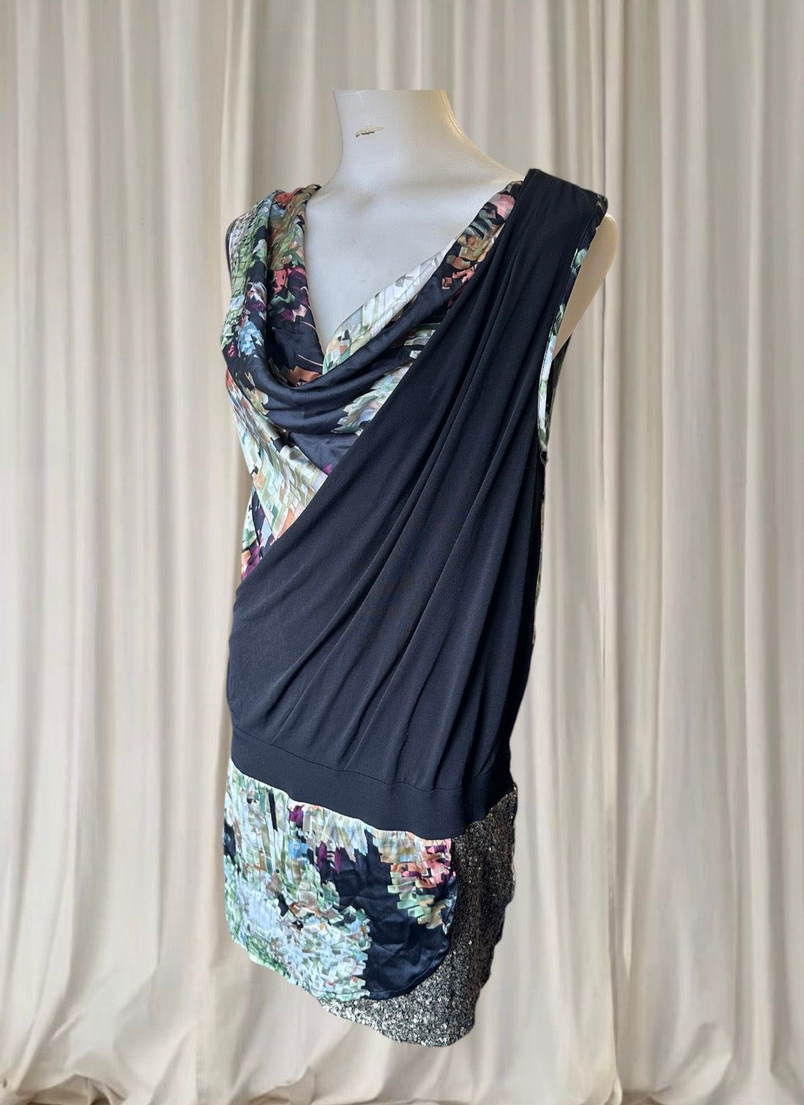 Contrast Asymmetrical Cowl Neck Dress - Sleeveless Modern Evening Wear