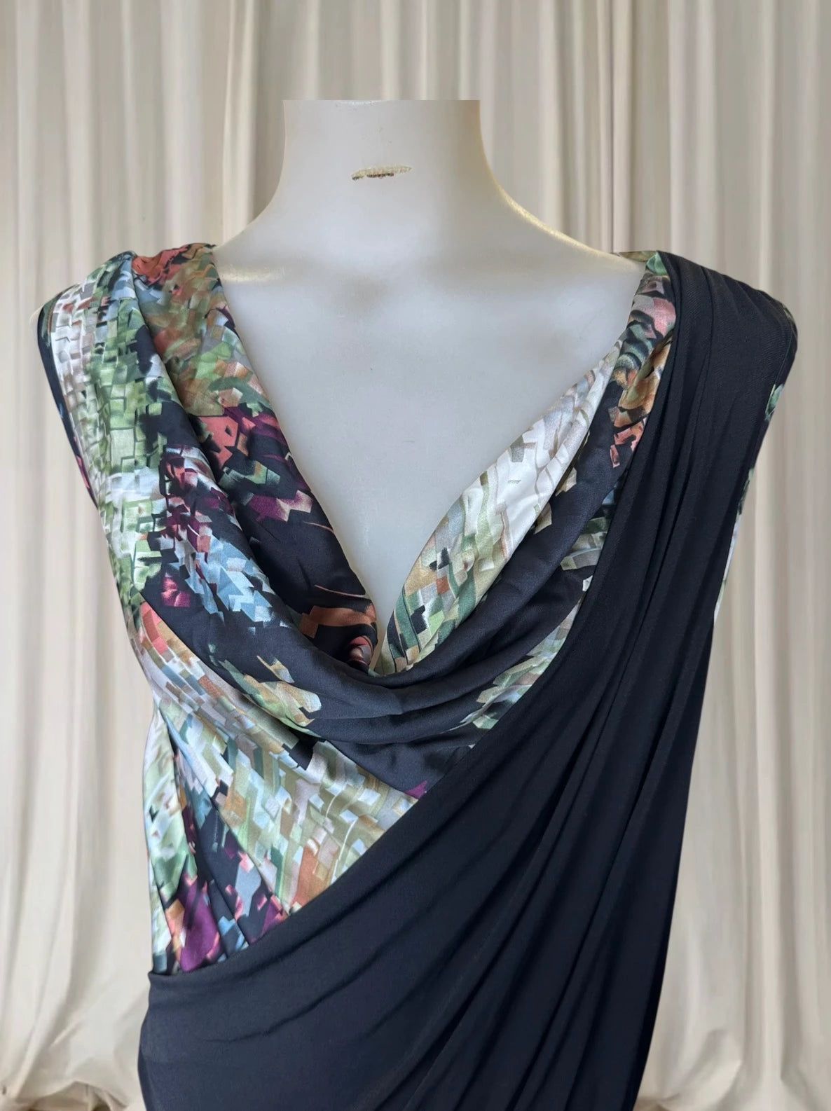 Contrast Asymmetrical Cowl Neck Dress - Sleeveless Modern Evening Wear - Image 3