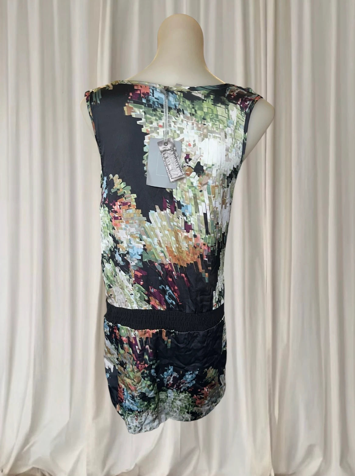 Contrast Asymmetrical Cowl Neck Dress - Sleeveless Modern Evening Wear - Image 5