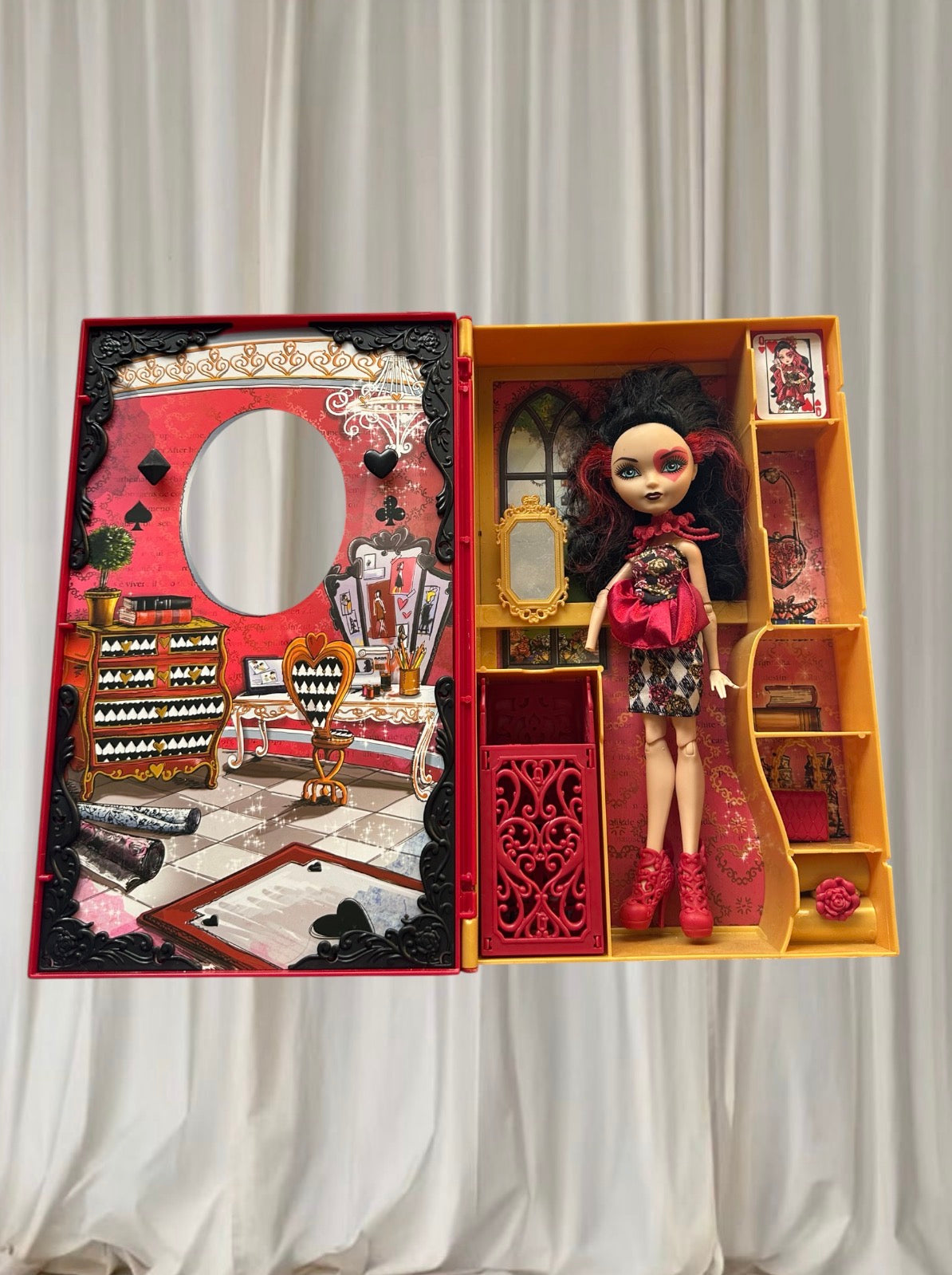 Mattel Ever After High Lizzie Hearts Doll - Way Too Wonderland Playset