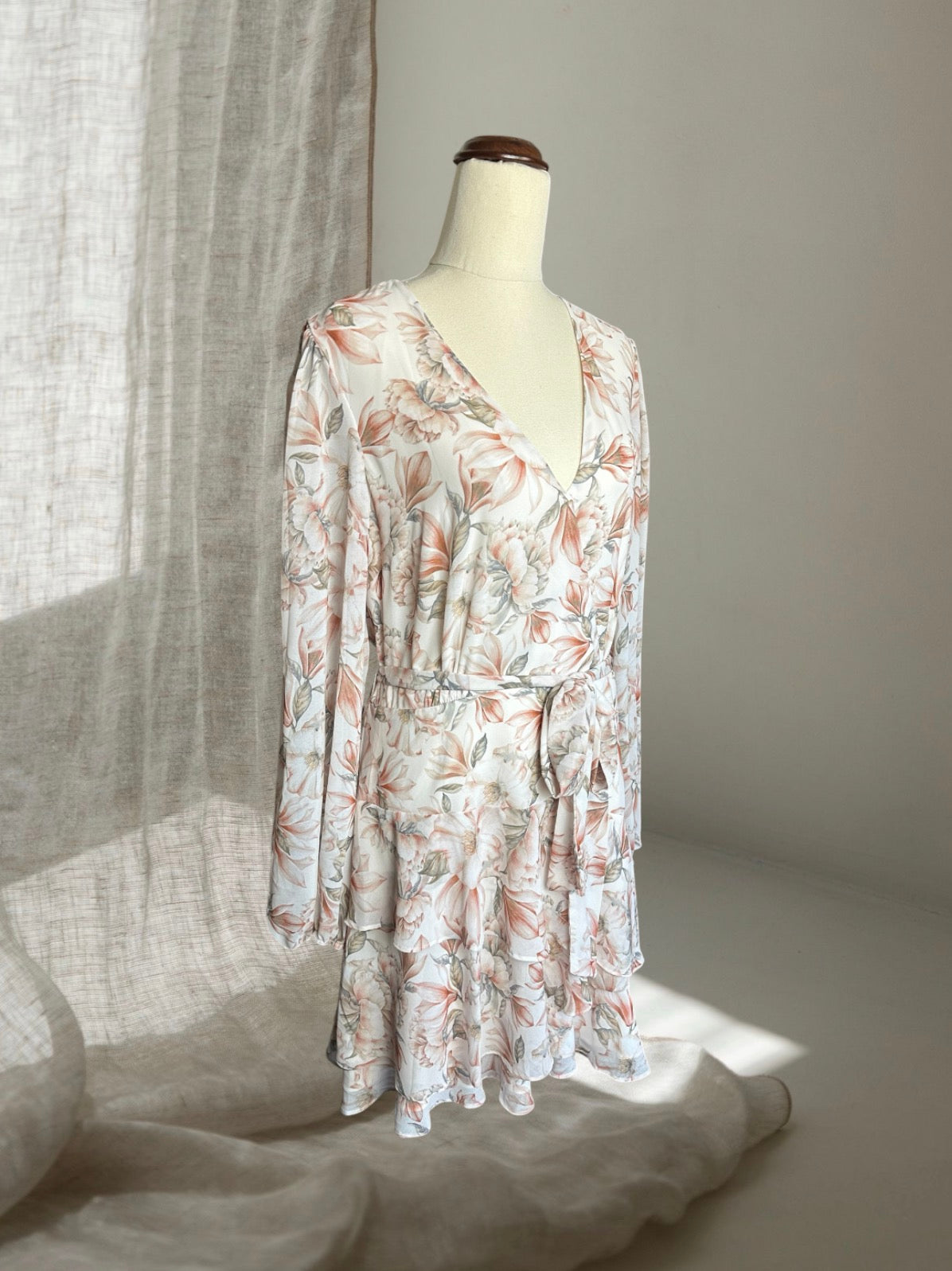 Forever New Boho Long Sleeve Floral Wrap Midi Dress AU14 (Large)