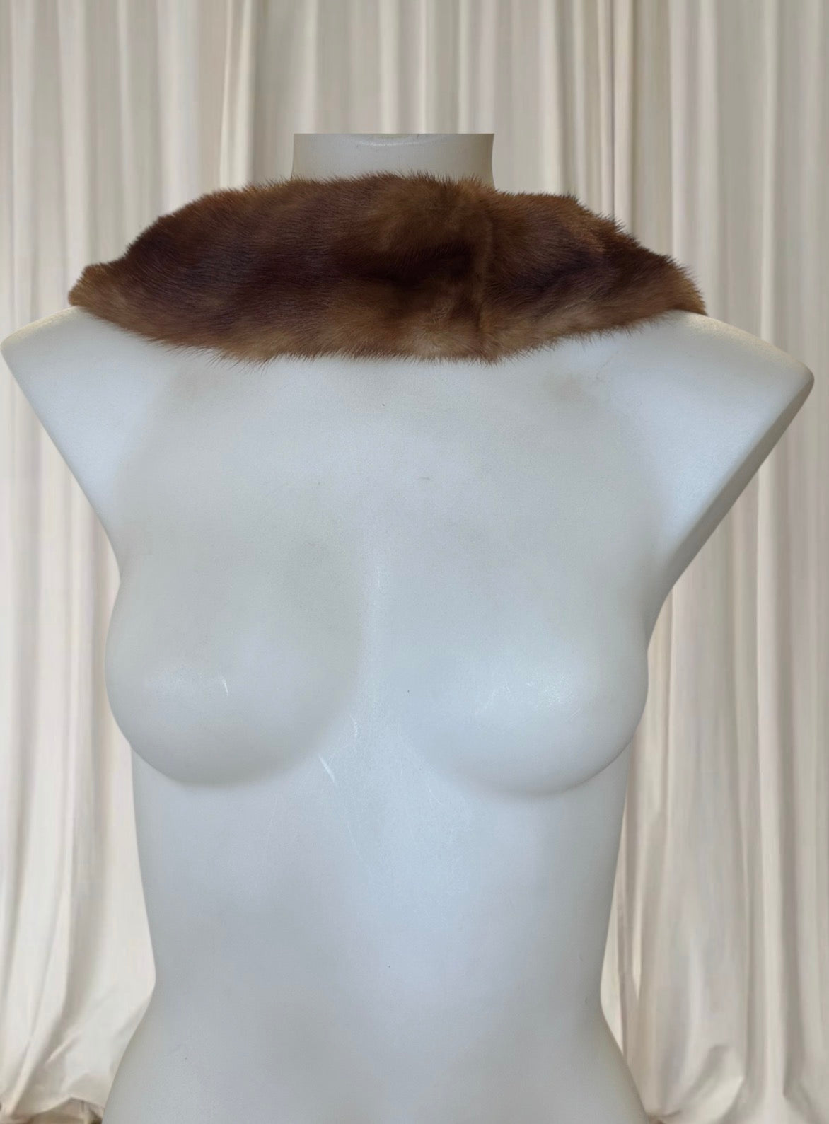 Genuine Fur Collar – Luxurious Detachable Winter Coat Accessory