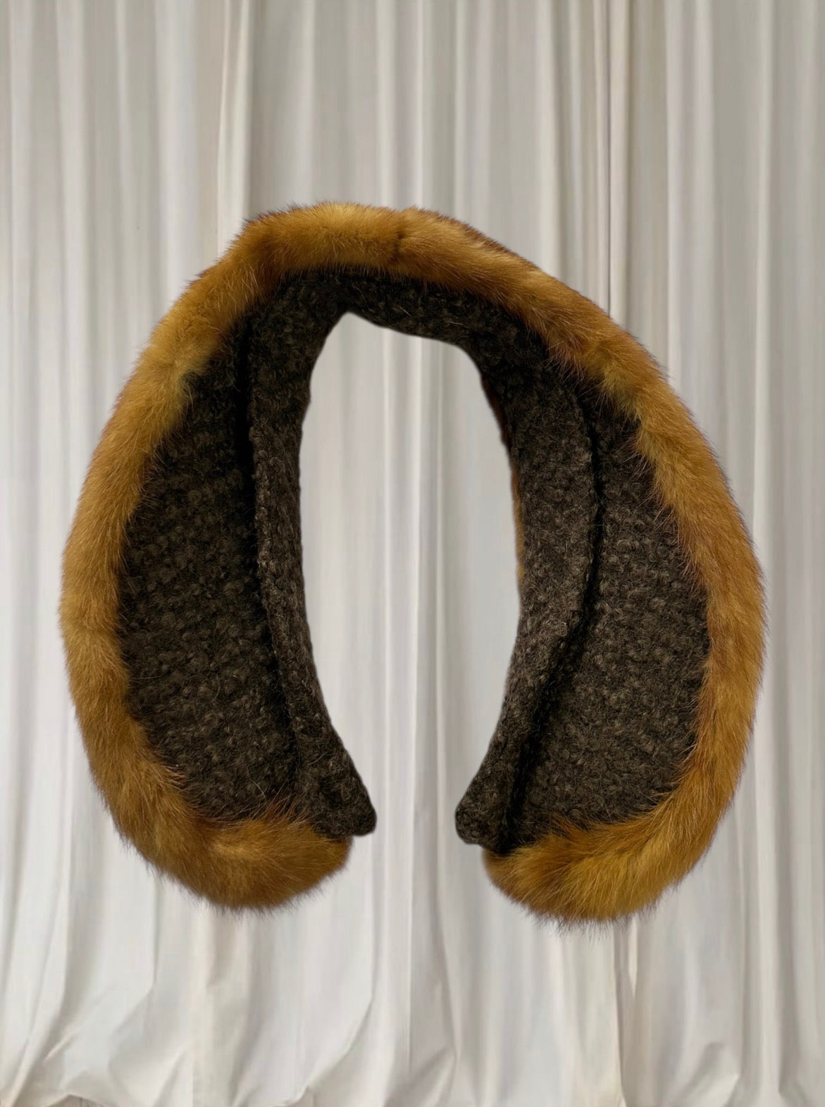 Genuine Fur Collar – Luxurious Detachable Winter Coat Accessory