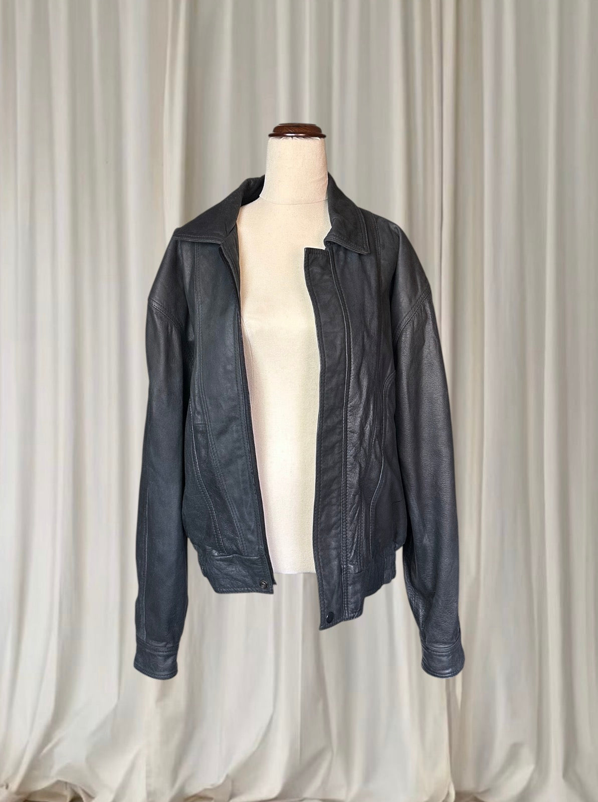 90s Vintage Huntley Genuine Leather Black Bomber Jacket Small