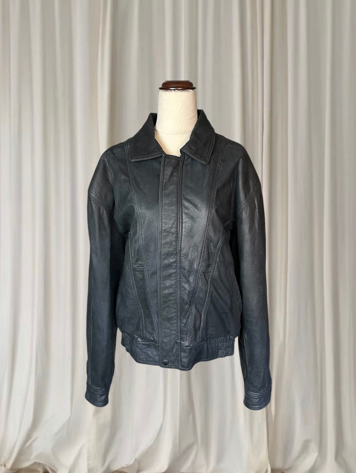 90s Vintage Huntley Genuine Leather Black Bomber Jacket Small