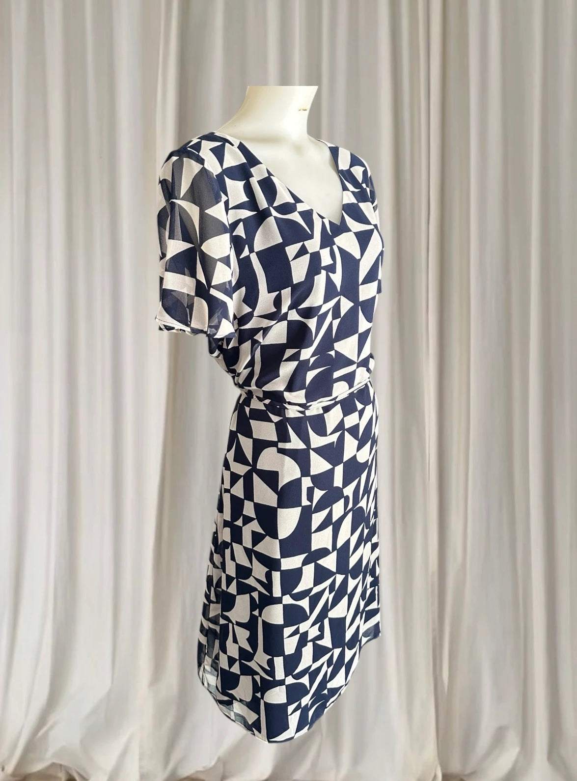 Jacqui E Wrap Dress - Blue Geometric Print Size 16 - Image 3