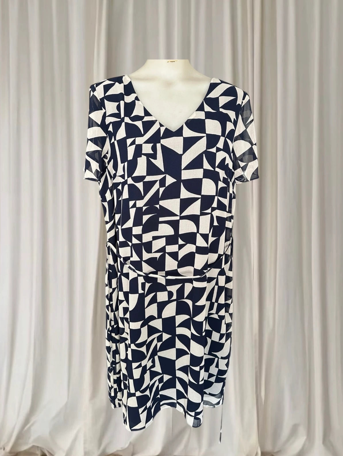 Jacqui E Wrap Dress - Blue Geometric Print Size 16 - Image 5