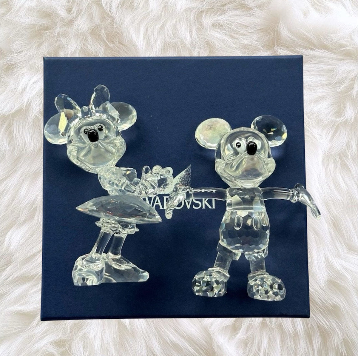 Swarovski DISNEY Minnie Mouse Figurine 687436
