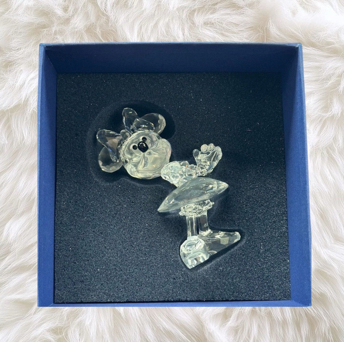 Swarovski DISNEY Minnie Mouse Figurine 687436